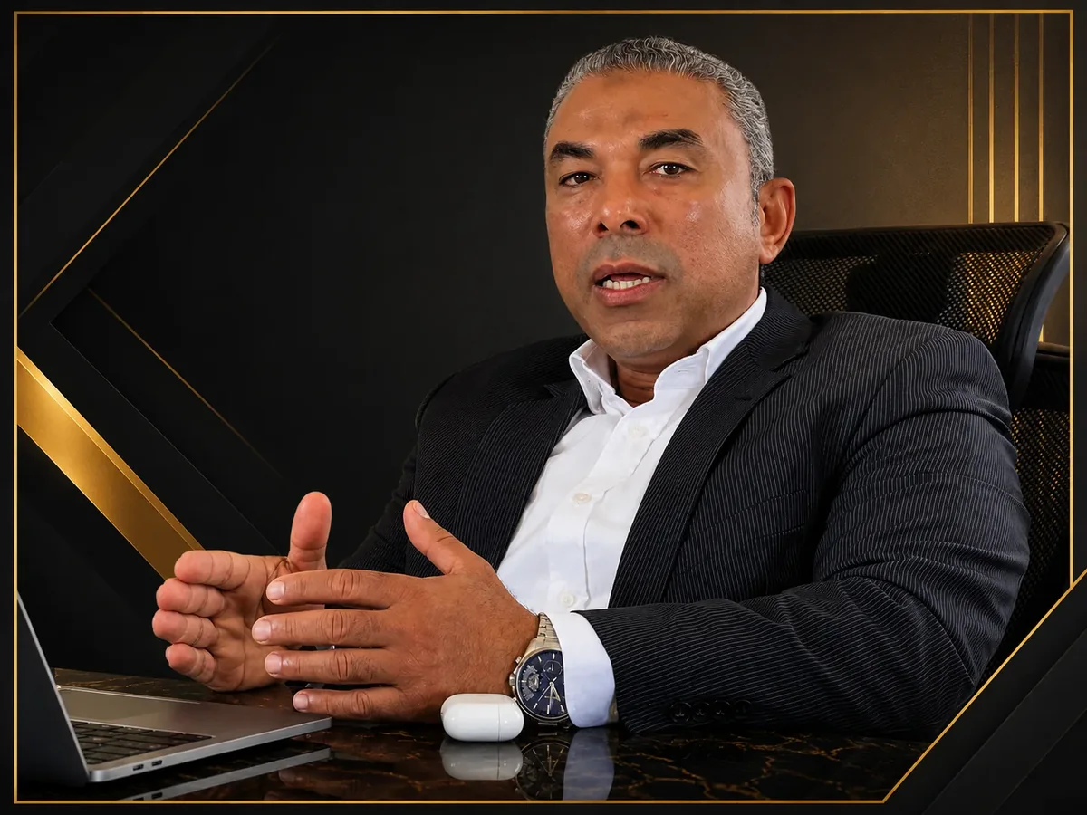 Mohsen Aly speaking during a meeting